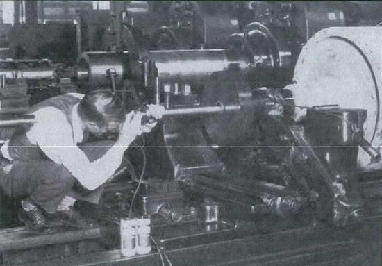 網絡圖片:早期使用內窺鏡檢查汽輪機 網絡圖片:早期使用內窺鏡檢查汽輪機